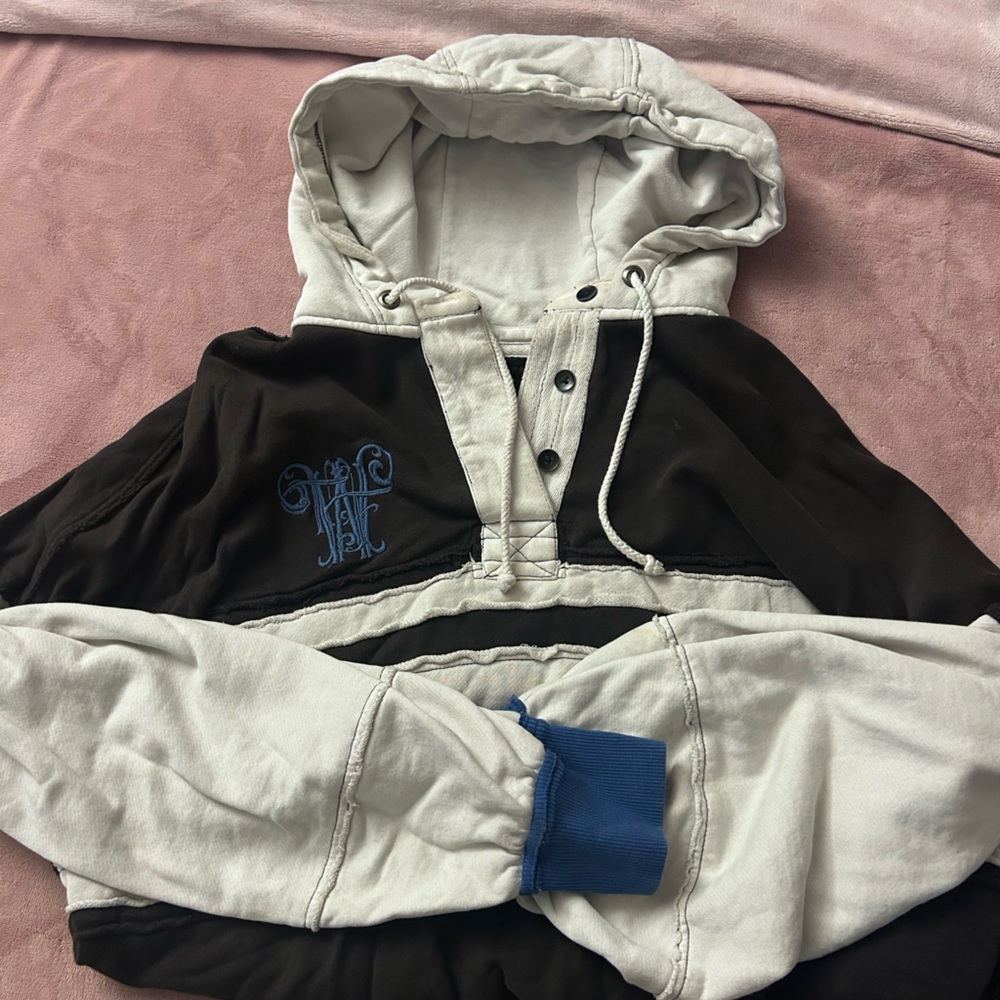 Free People Black and Cream Hoodie